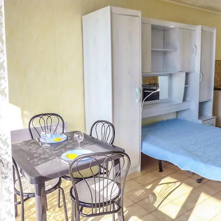 Les Oceanides-4 By Interhome *