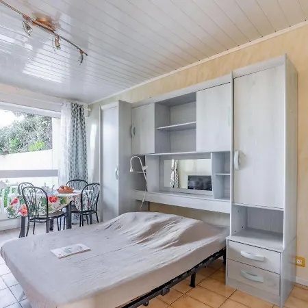 Apartament Les Oceanides-4 By Interhome