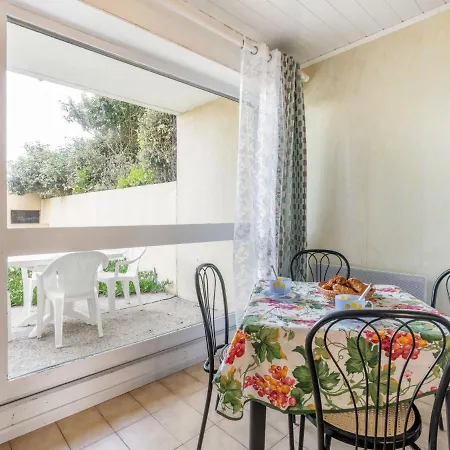 Les Oceanides-4 By Interhome