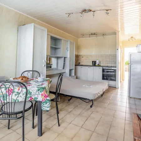 Apartament Les Oceanides-4 By Interhome